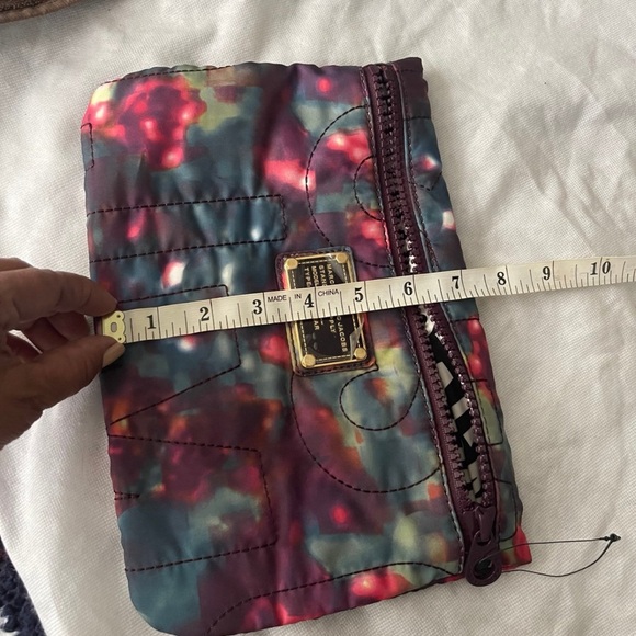 Colorful Lettered Pouch - Picture 4 of 6